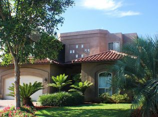 3265 James Dr, Carlsbad, CA 92008