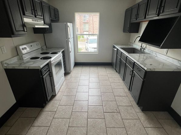 933 N Albert St APT A