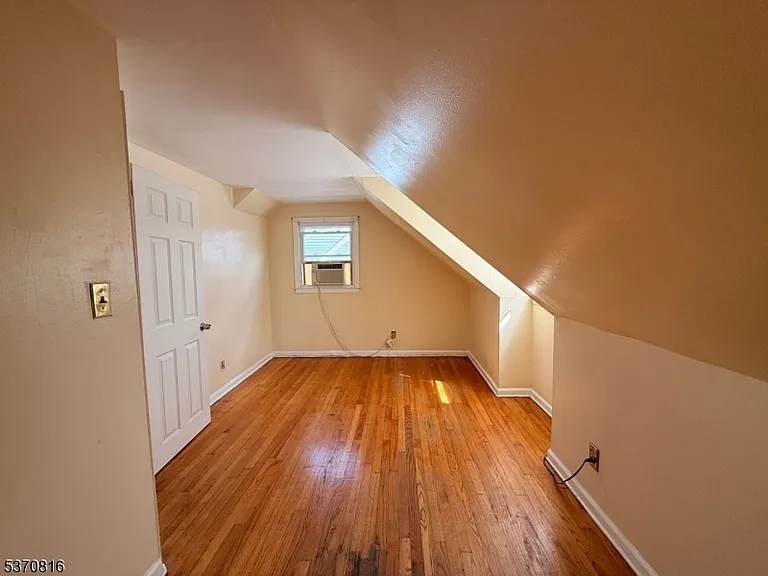183 Reeve Ter — Photo 17
