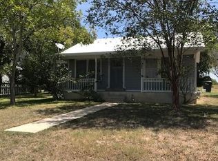 312 Braunig Rd, Yorktown, TX 78164
