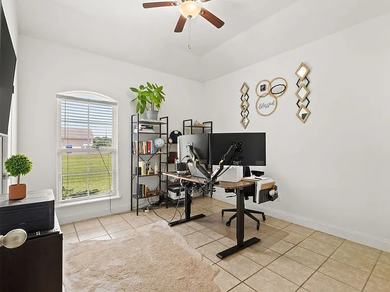 315 Veterans Ln — Photo 15