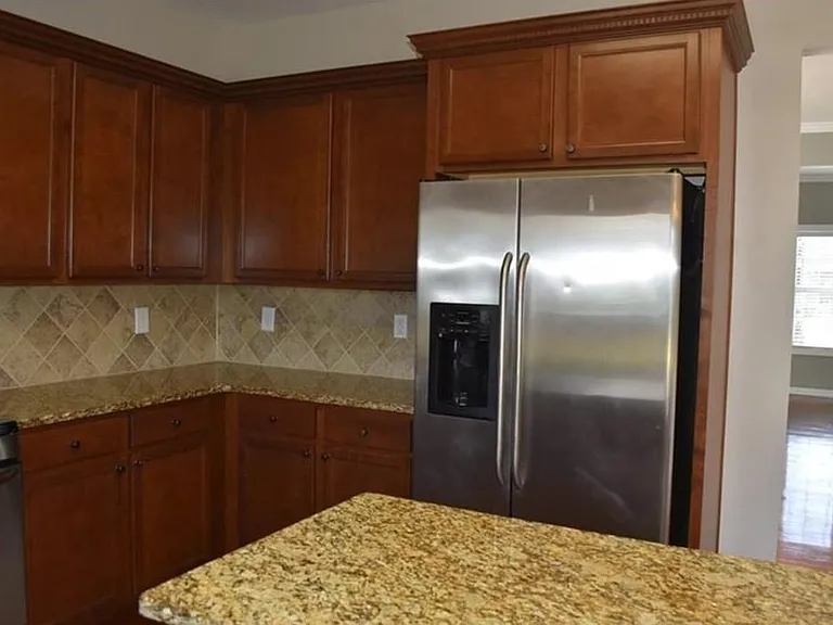 3327 Edenridge Ct — Photo 4