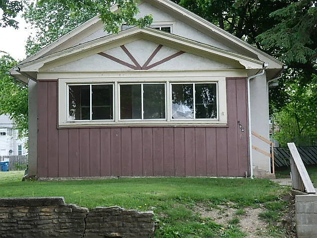 368 S Elm Ave photo 1