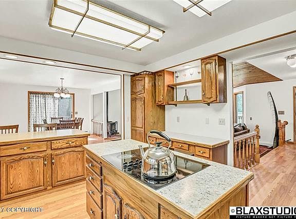 3rd image of 2716 Amberwood Ct