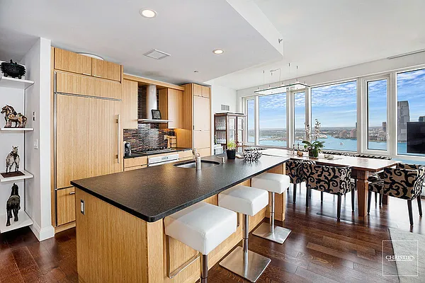 Rented by Christie's International Real Estate Group, LLC | media 24