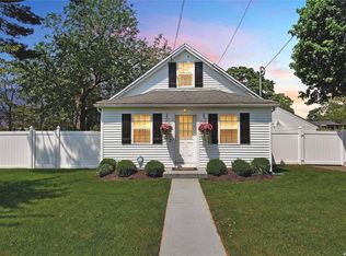 1240 Grundy Ave, Holbrook, NY 11741