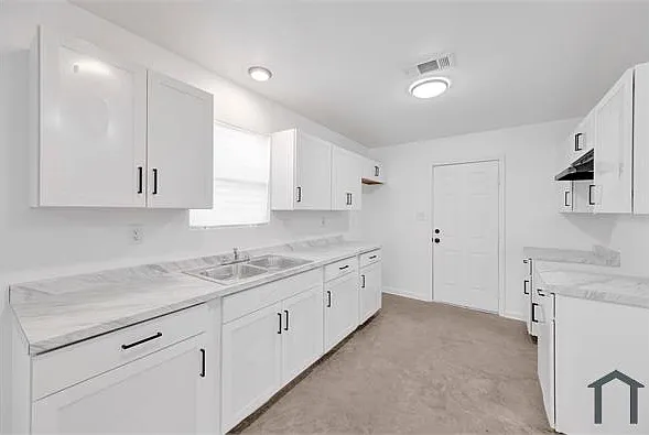 2258 Zanone Ave — Photo 12