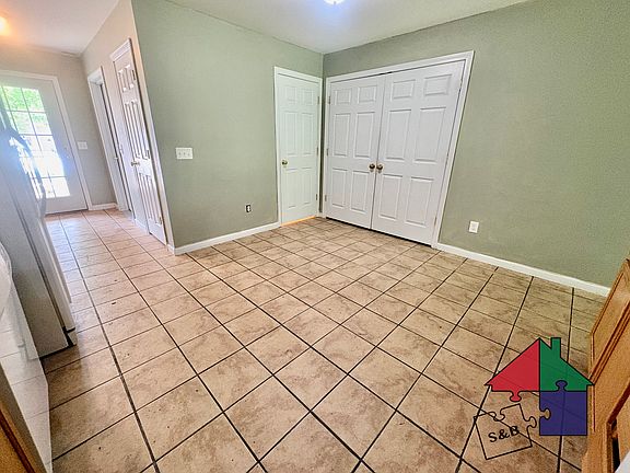 5th image of 33 Green St #107