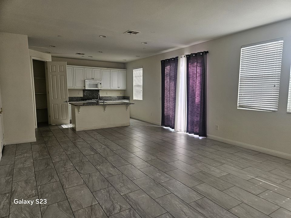 1st image of 519 Smith Ln