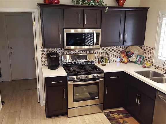 3rd image of 9028 Sundial Dr
