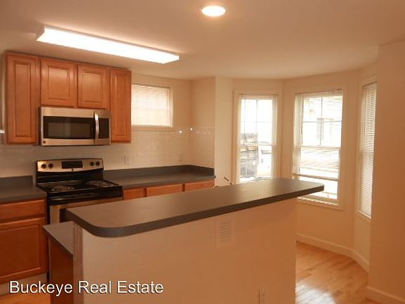 3rd image of 2067 Indianola Ave