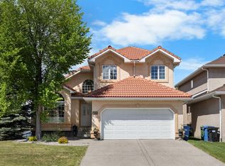 288 S Hamptons Ter NW, Calgary, AB T3A5R4