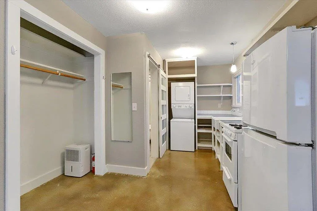 301 Woodpecker Lane - Studio — Photo 1