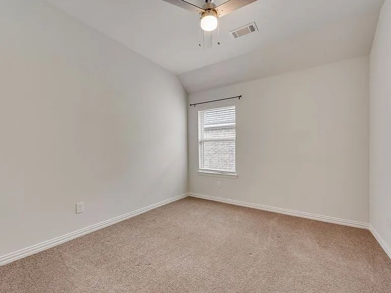 1560 Seminole Dr — Photo 22