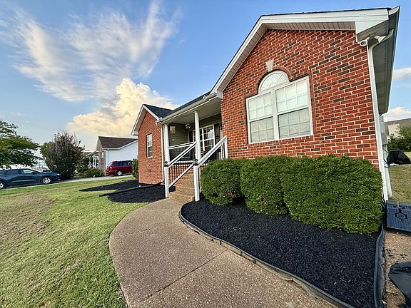 3rd image of 116 Bryan James Ln