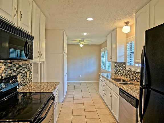 4th image of 107 Creek Courts Dr