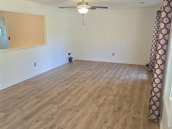 5th image of 289 Winding Ridge Way