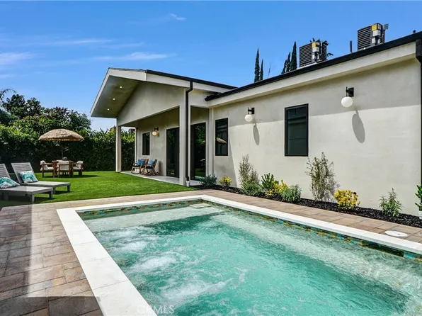 19350 Lanark St, Reseda, CA 91335