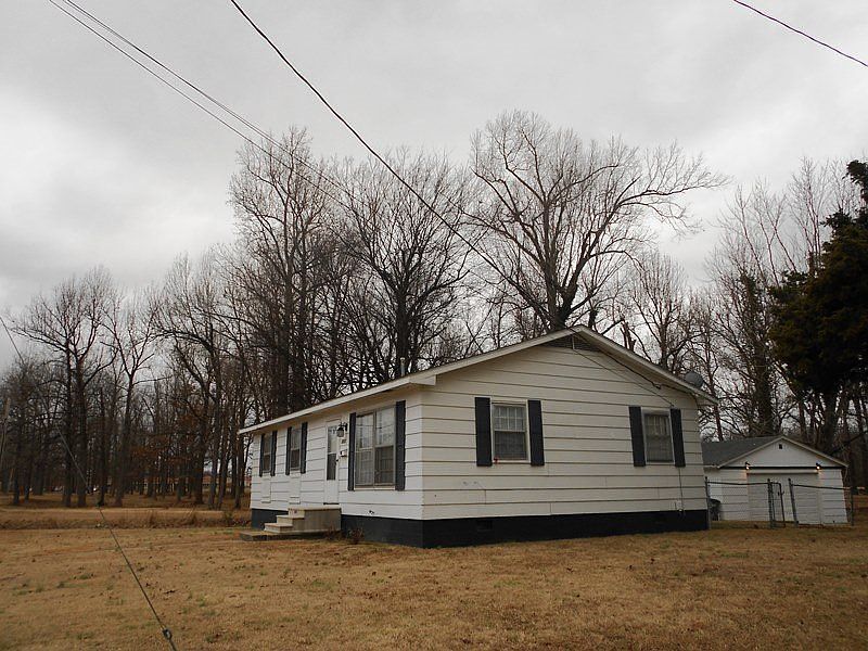 2nd image of 2001 S 25th St