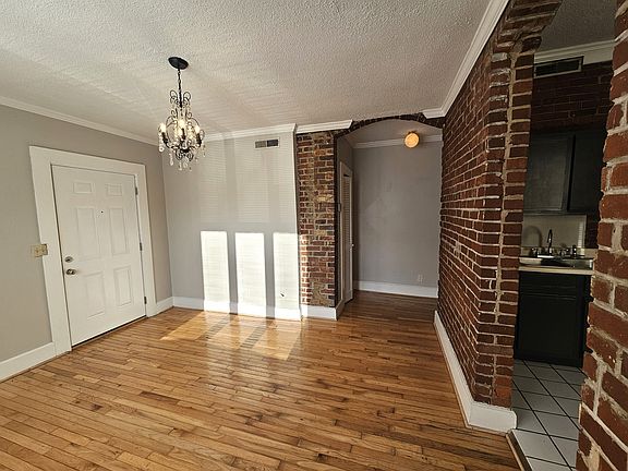 2nd image of 607 Lindsay St APT 4