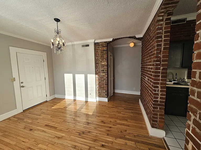 607 Lindsay St #4 — Photo 2