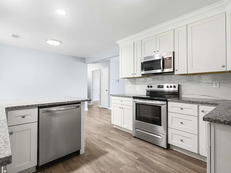 4421 Jenwood St — Photo 13