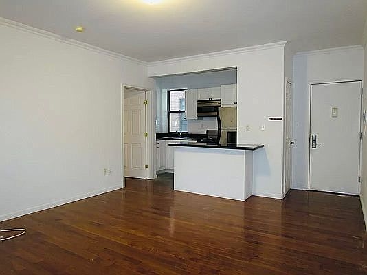 1st image of 220 W 111th St APT 5A