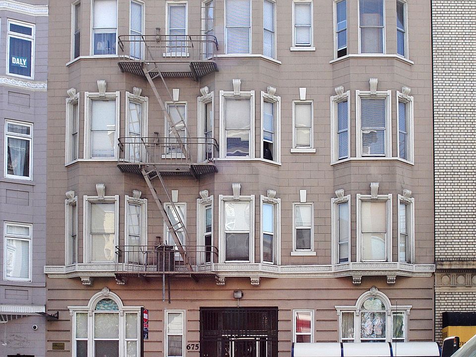 Front exterior view of the apartment building at 675 O'Farrell St, San Francisco, CA 94109, USA