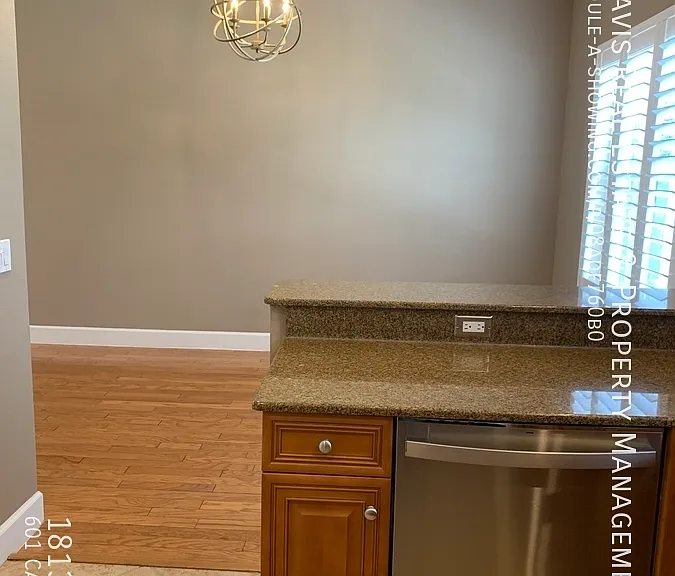 601 Casabella Cir — Photo 19