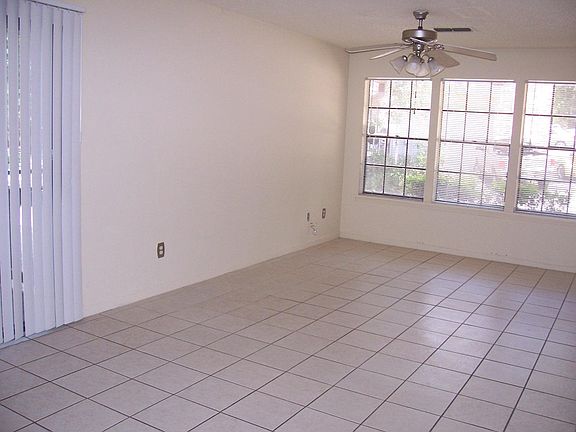4th image of 2232 Timberwood Cir N