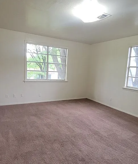 3323 1/2 Darien St #B — Photo 15