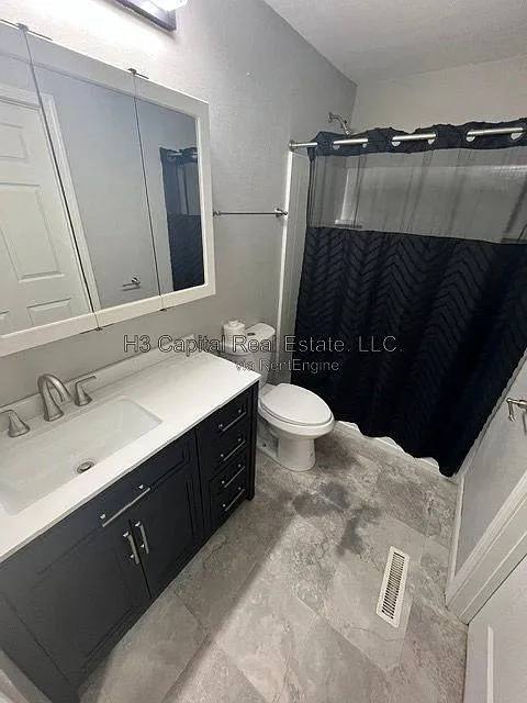 2 bed, 1.0 bath, $1,495 — Photo 4