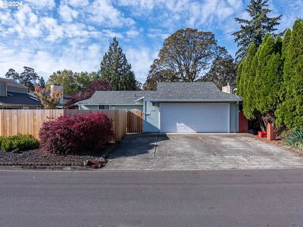 357 NE Hyde Cir, Hillsboro, OR 97124