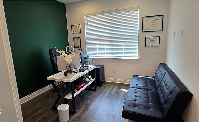 18410 Blue Heron Cir — Photo 32
