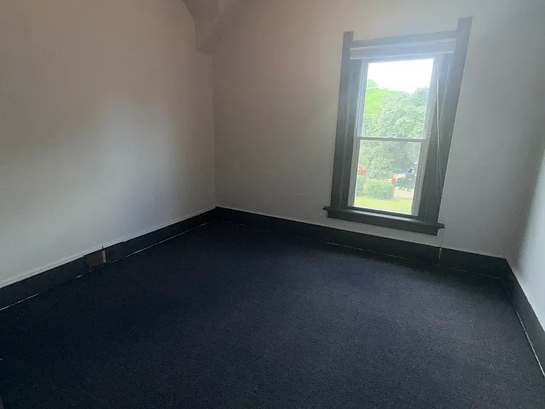 1516 W Highland Ave — Photo 9