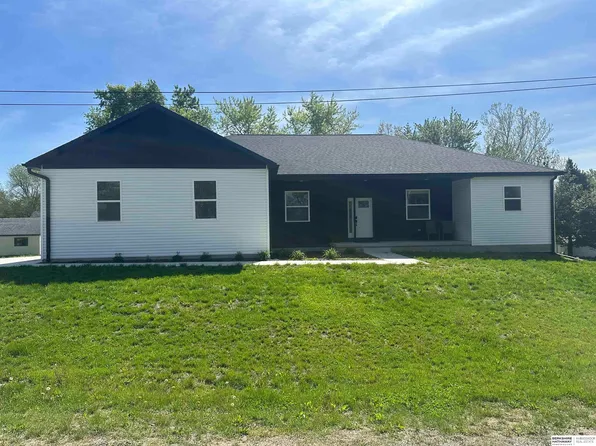 206 A St, Douglas, NE 68344