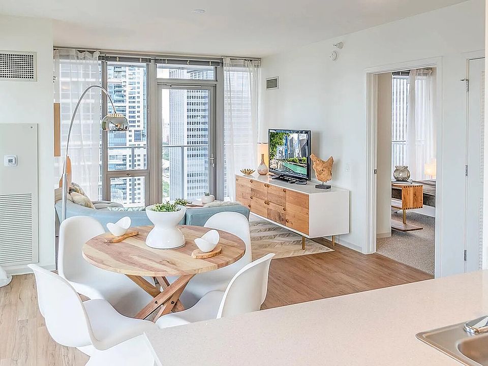 1st image of 327 S Wacker Dr #4507
