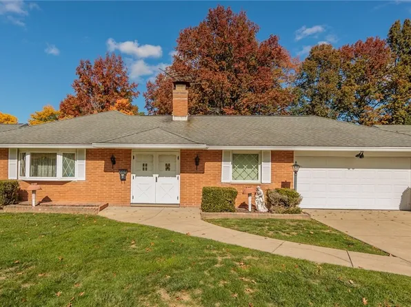 25921 Euclid Chagrin Pkwy, Richmond Heights, OH 44143