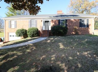 2274 New Castle Dr, Winston Salem, NC 27103