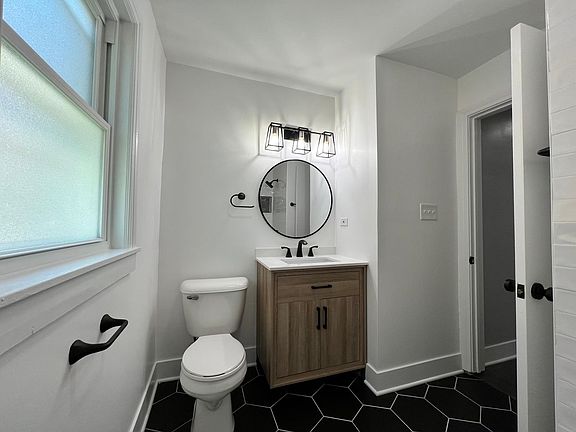 5th image of 5325 N Virginia Ave APT 1S