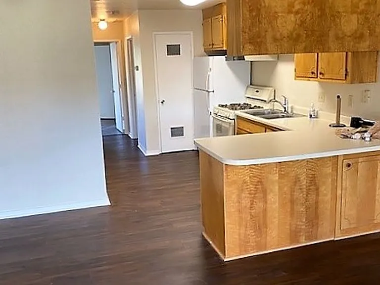 19066 Shoreline Dr — Photo 3