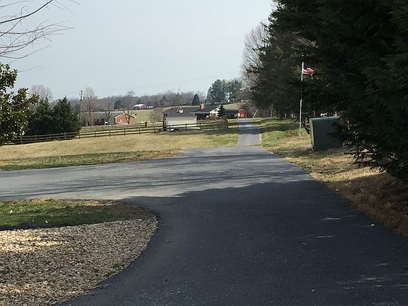 Deeded access driveway