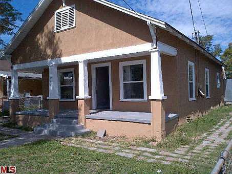 1st image of 1084 W 7th St