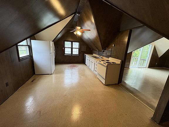 2nd image of 1011 10TH AVENUE NORTH