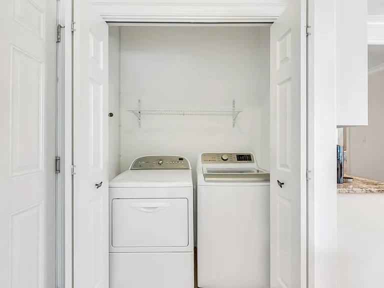 8 Wildflower Ln — Photo 38