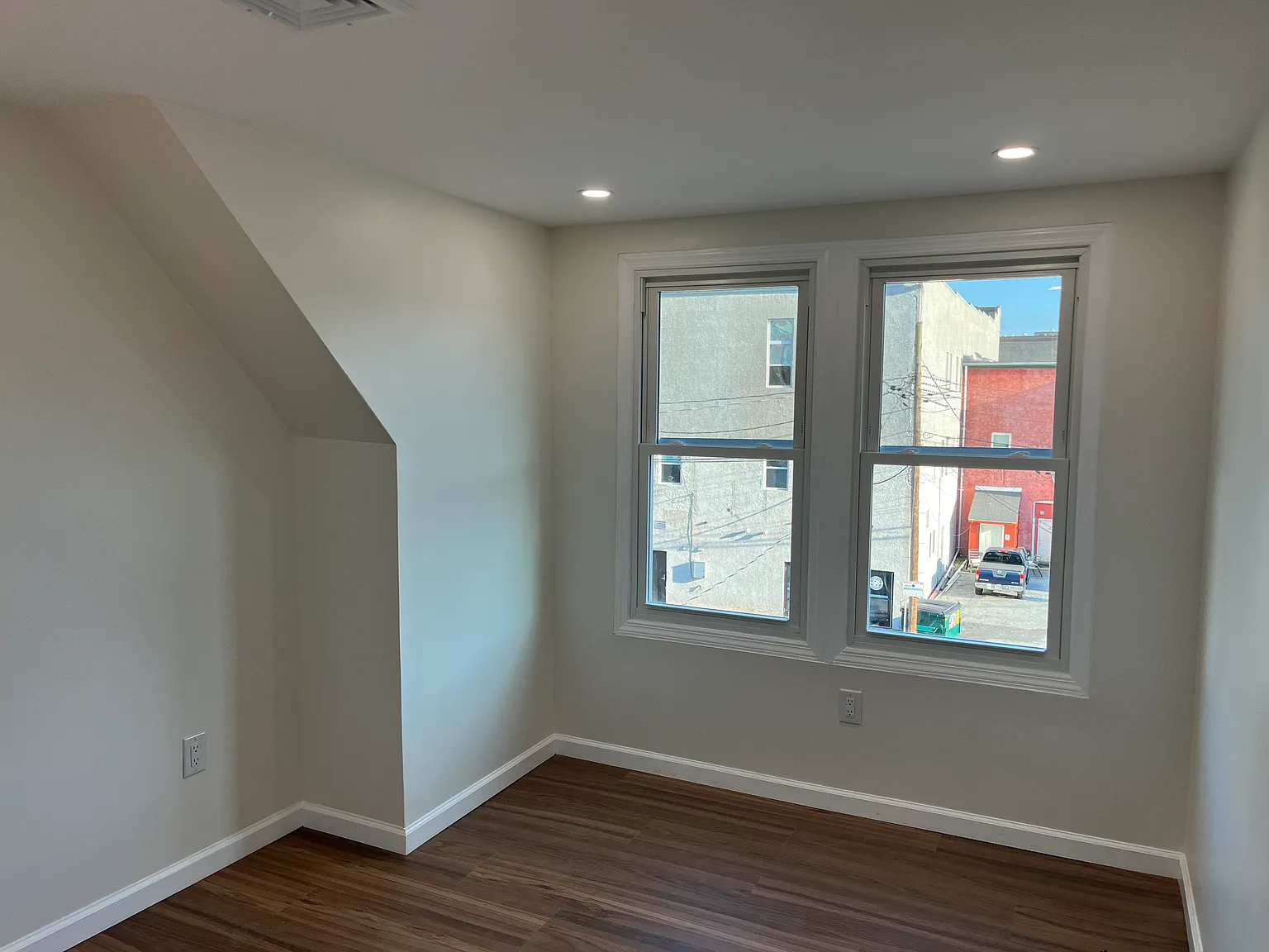 3 bed, 1.5 bath, 1750 sqft, $2,500 — Photo 4