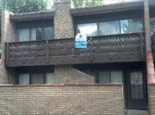 706 Kenneth Cir, Elgin, IL 60120