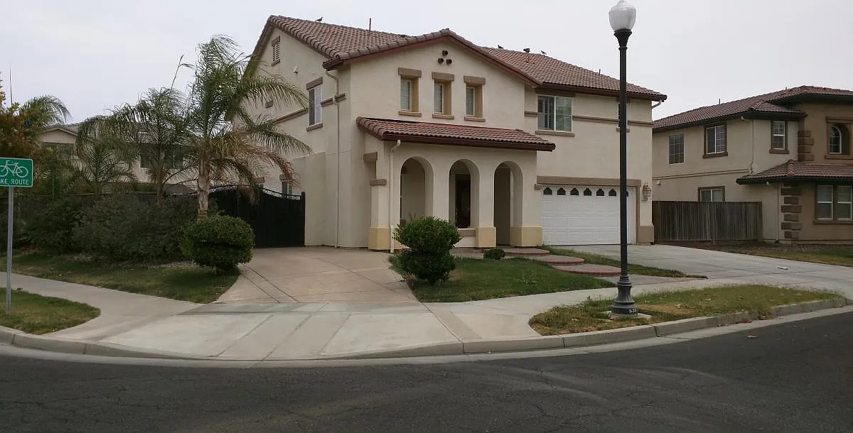 4 bed, 2698 sqft, $3,000 — Photo 4