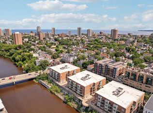 1915 N Water St APT 301, Milwaukee, WI