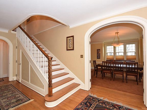 2nd image of 3947 N Lake Dr